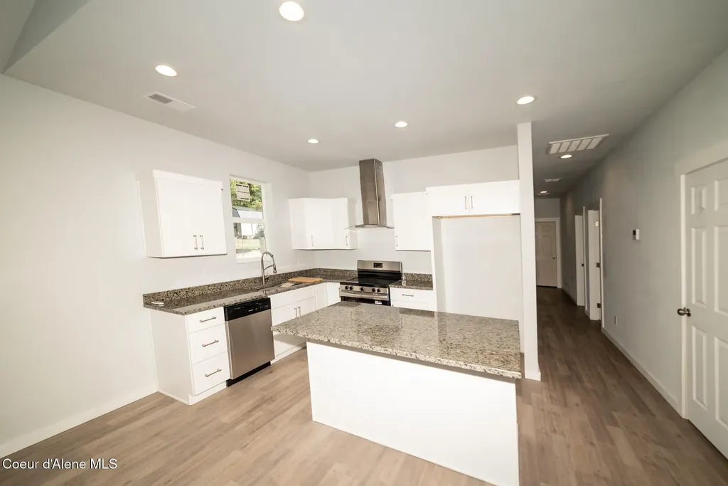 261 F Street Plummer ID 83851