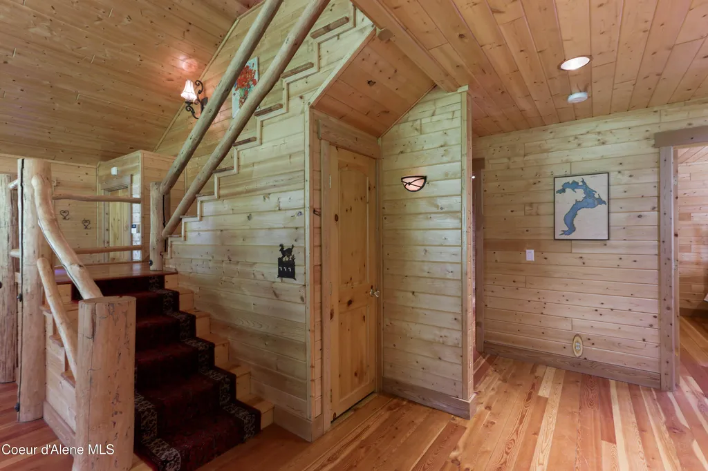 1261 Michael Lane Sandpoint ID 83864