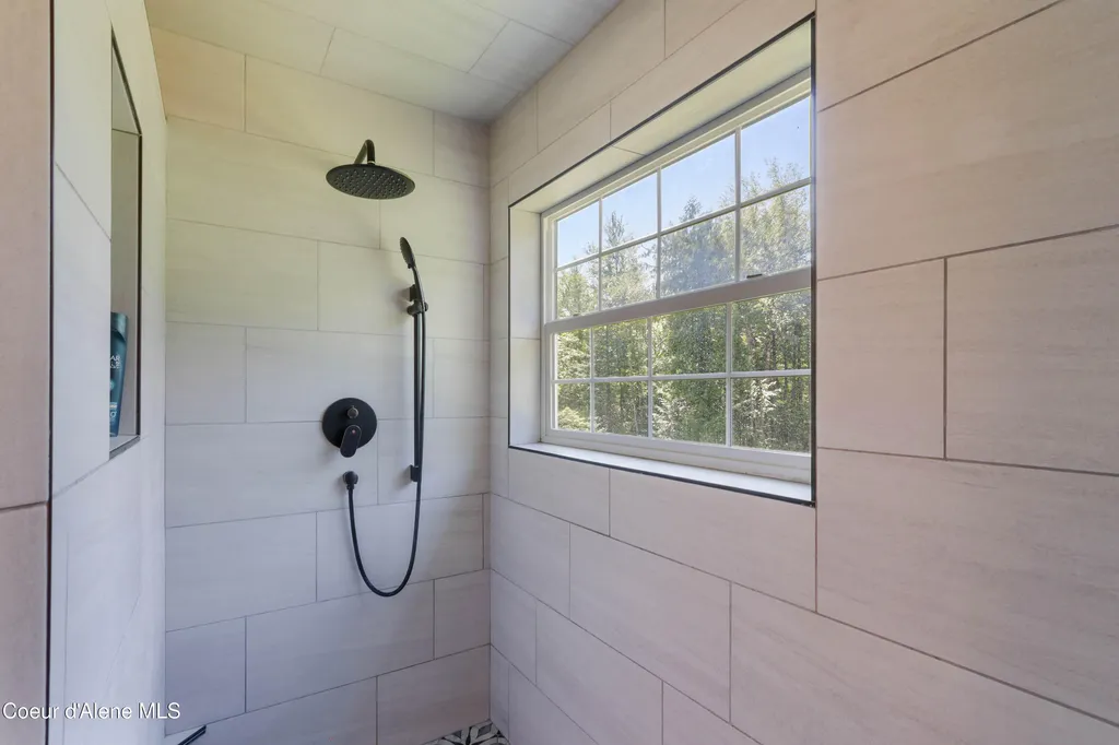 1261 Michael Lane Sandpoint ID 83864
