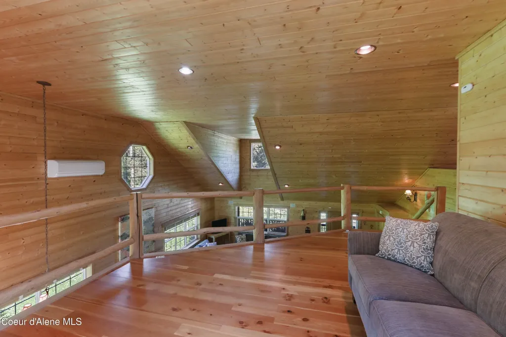 1261 Michael Lane Sandpoint ID 83864