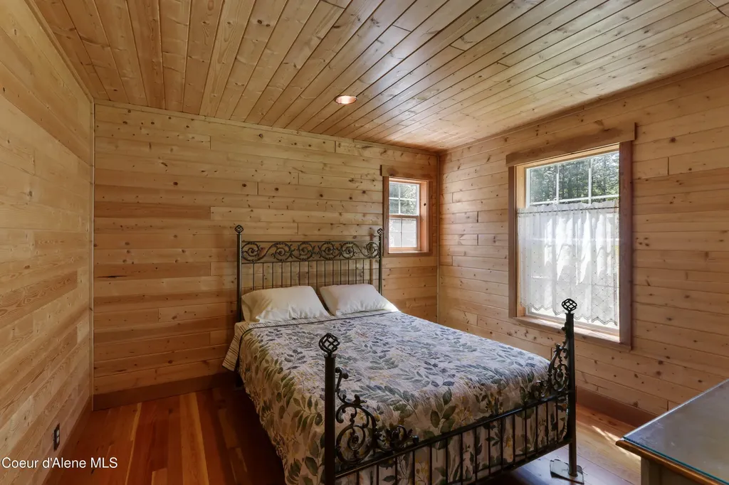 1261 Michael Lane Sandpoint ID 83864