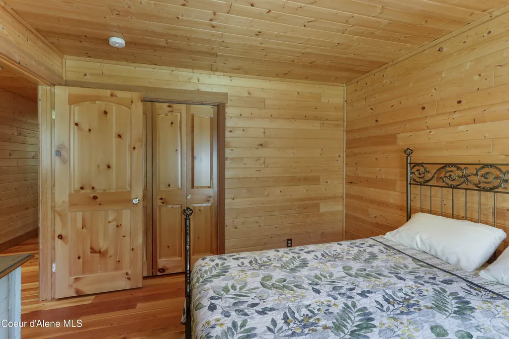 1261 Michael Lane Sandpoint ID 83864