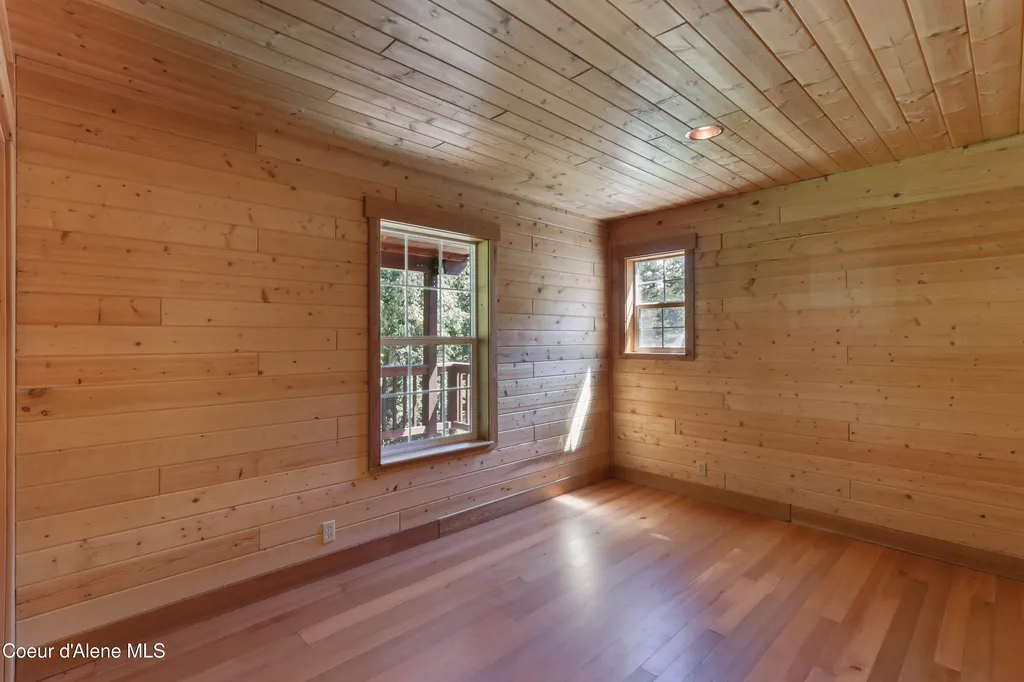 1261 Michael Lane Sandpoint ID 83864