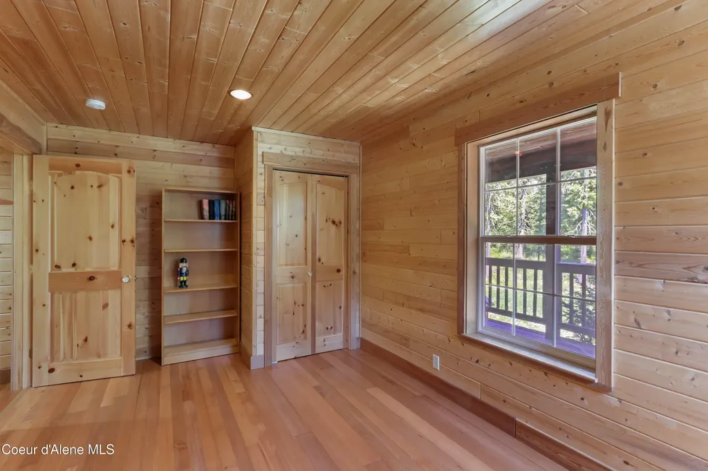 1261 Michael Lane Sandpoint ID 83864