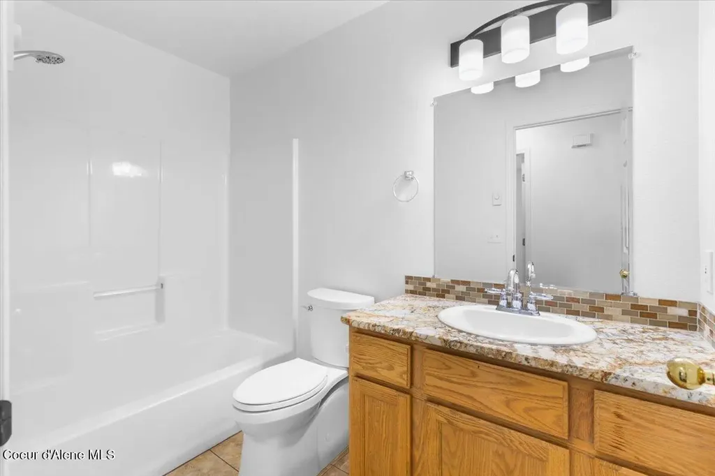 6648 W Legacy Drive Rathdrum ID 83858
