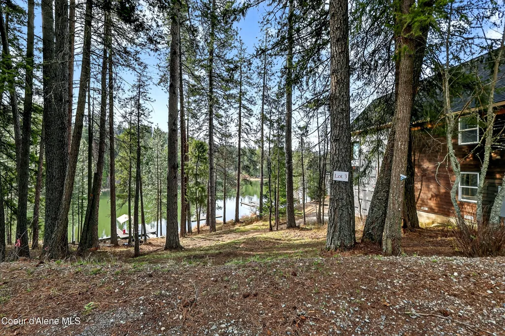 N Waters Edge Court Hayden ID 83835