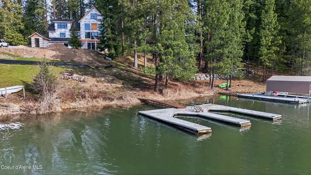 N Waters Edge Court Hayden ID 83835
