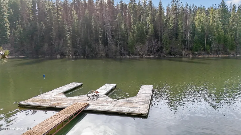 N Waters Edge Court Hayden ID 83835