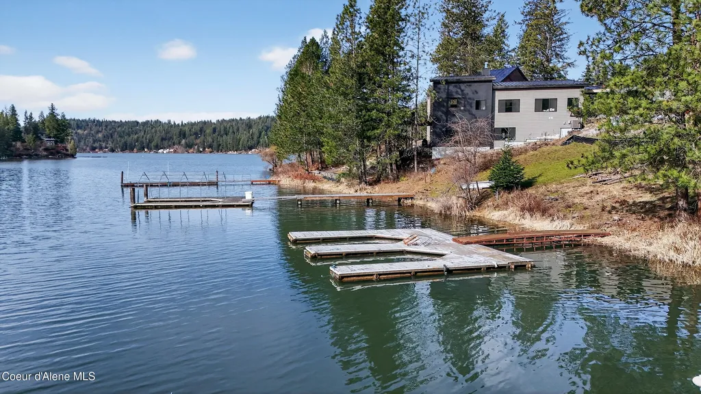 N Waters Edge Court Hayden ID 83835