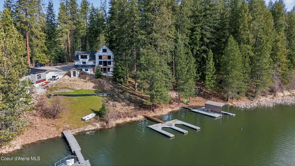 N Waters Edge Court Hayden ID 83835