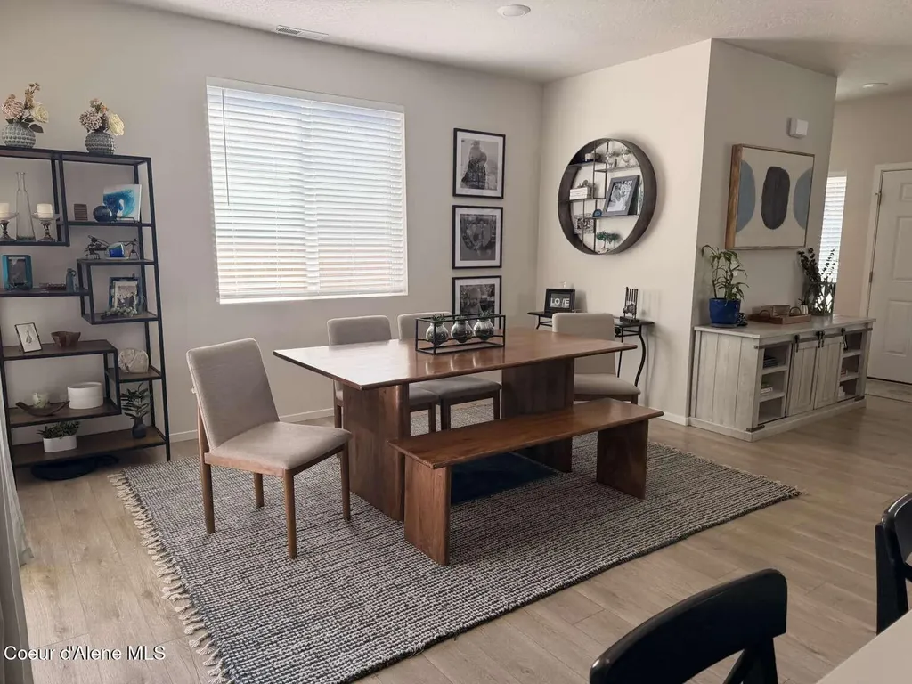 229 E Sandmyrtle Avenue Hayden ID 83835
