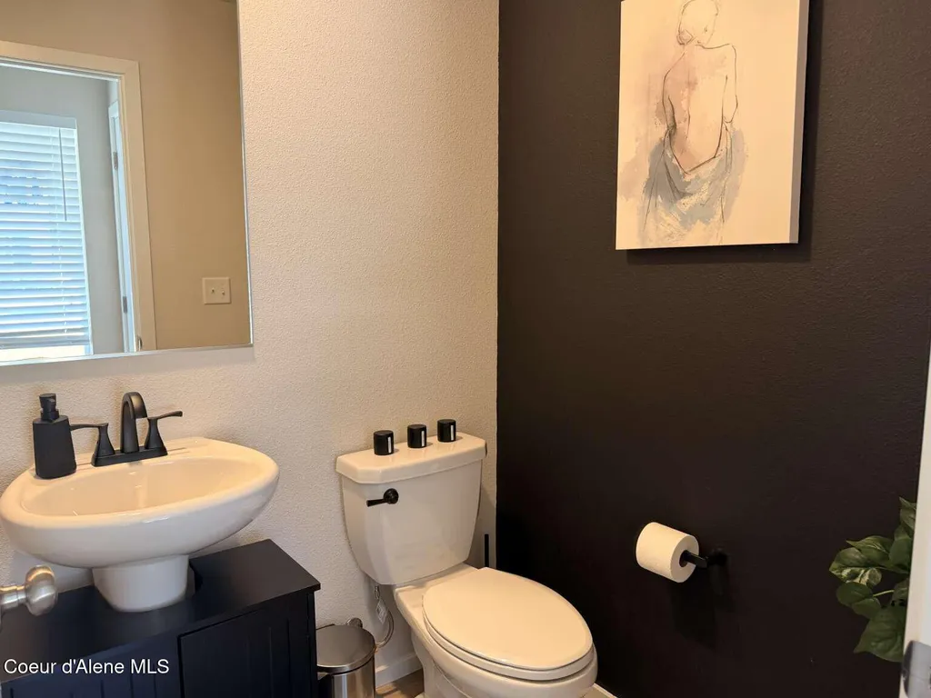 229 E Sandmyrtle Avenue Hayden ID 83835