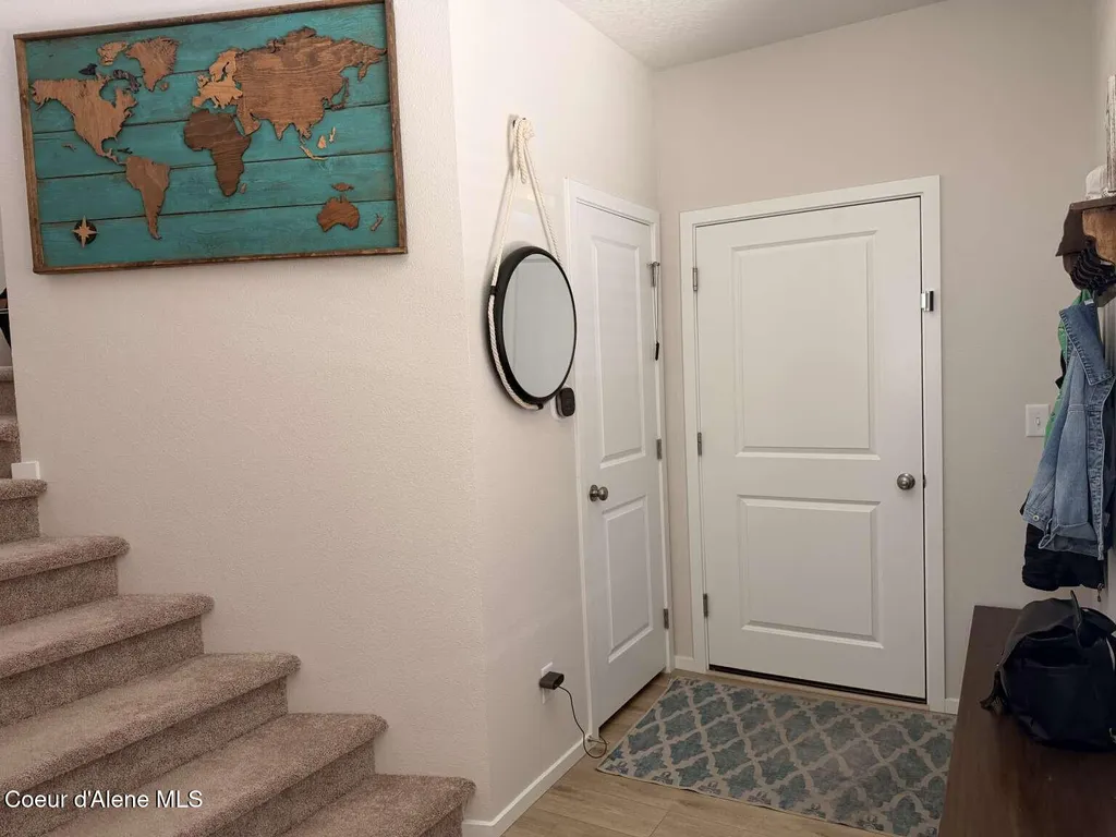229 E Sandmyrtle Avenue Hayden ID 83835
