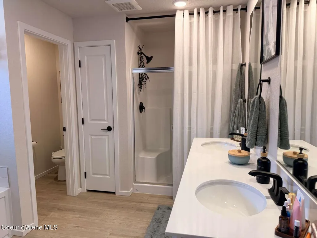 229 E Sandmyrtle Avenue Hayden ID 83835