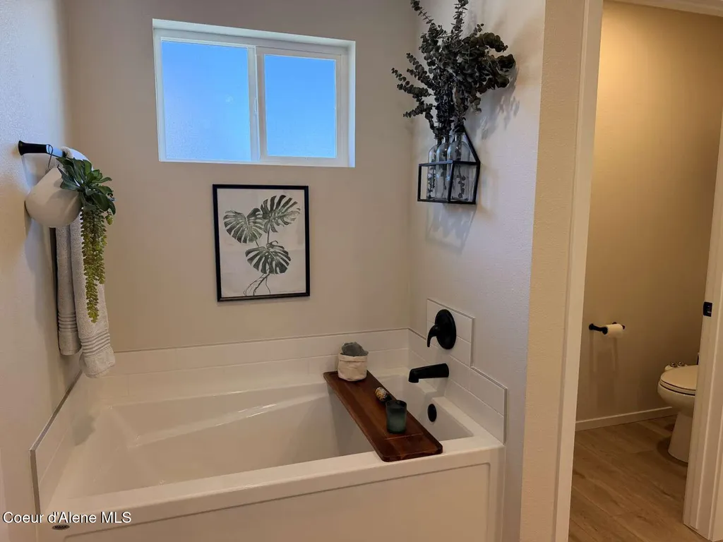 229 E Sandmyrtle Avenue Hayden ID 83835