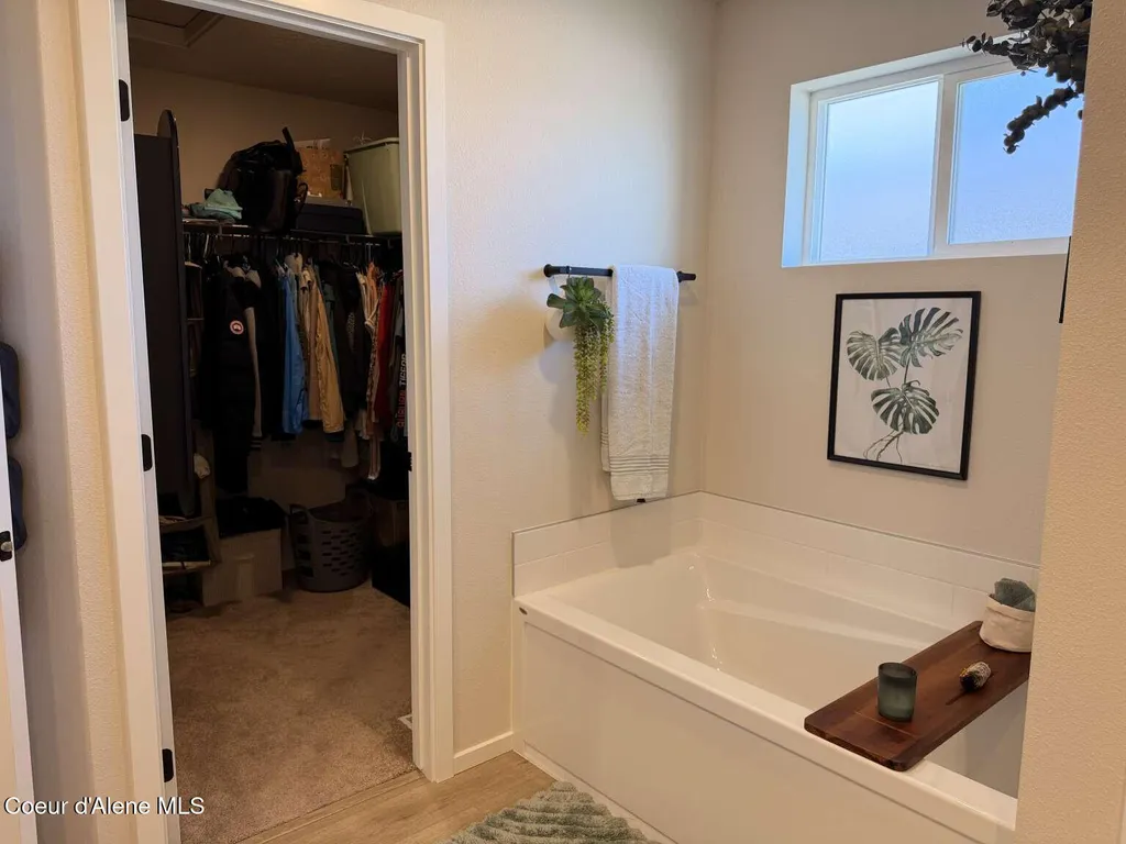 229 E Sandmyrtle Avenue Hayden ID 83835