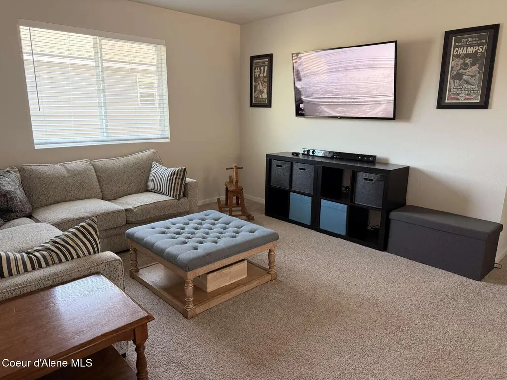 229 E Sandmyrtle Avenue Hayden ID 83835