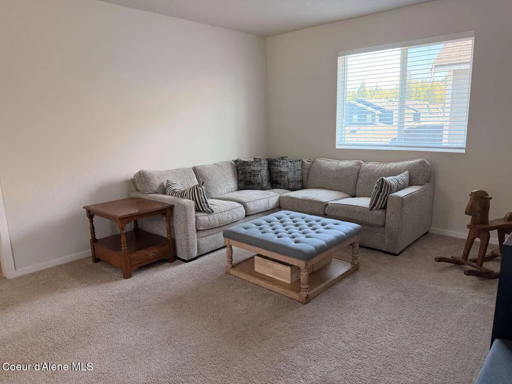 229 E Sandmyrtle Avenue Hayden ID 83835