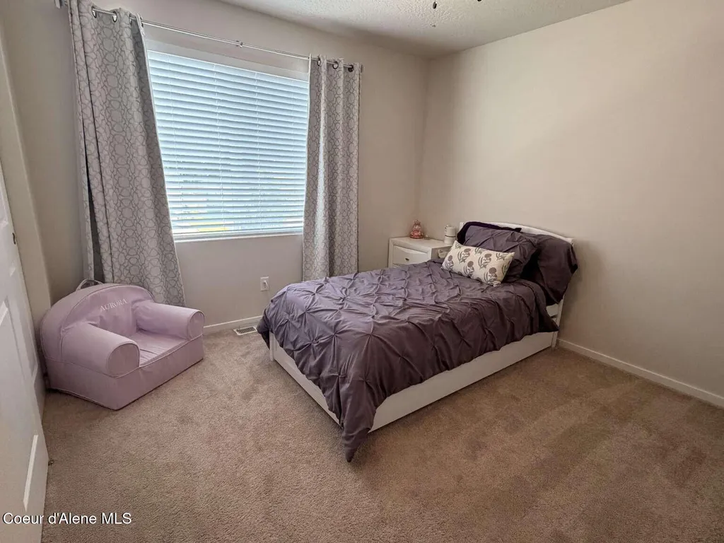 229 E Sandmyrtle Avenue Hayden ID 83835