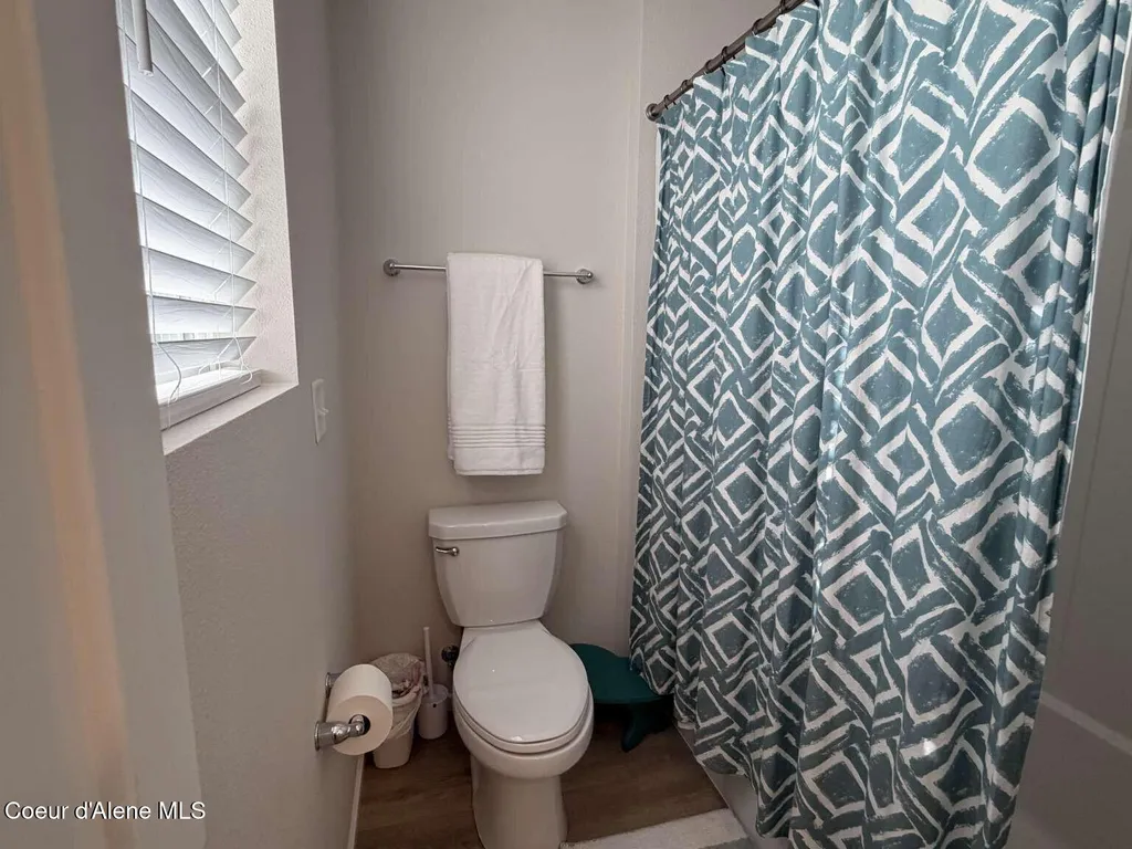 229 E Sandmyrtle Avenue Hayden ID 83835