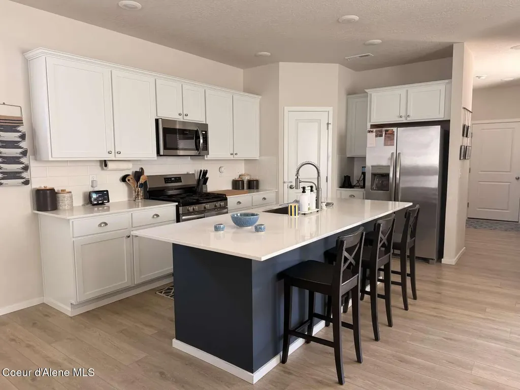 229 E Sandmyrtle Avenue Hayden ID 83835