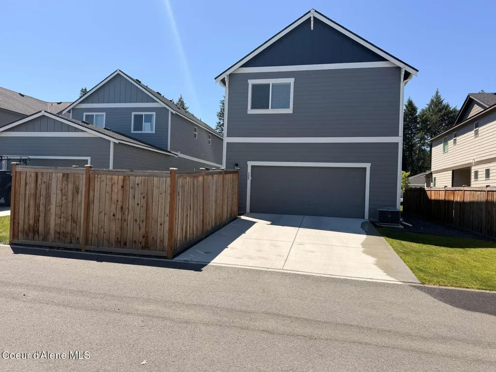229 E Sandmyrtle Avenue Hayden ID 83835