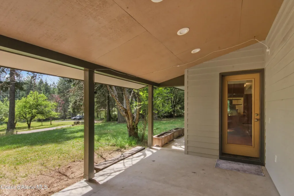 150 Denali Road Sagle ID 83860
