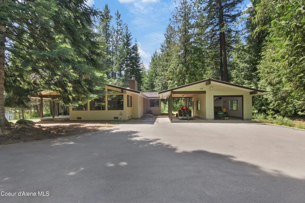 150 Denali Road Sagle ID 83860