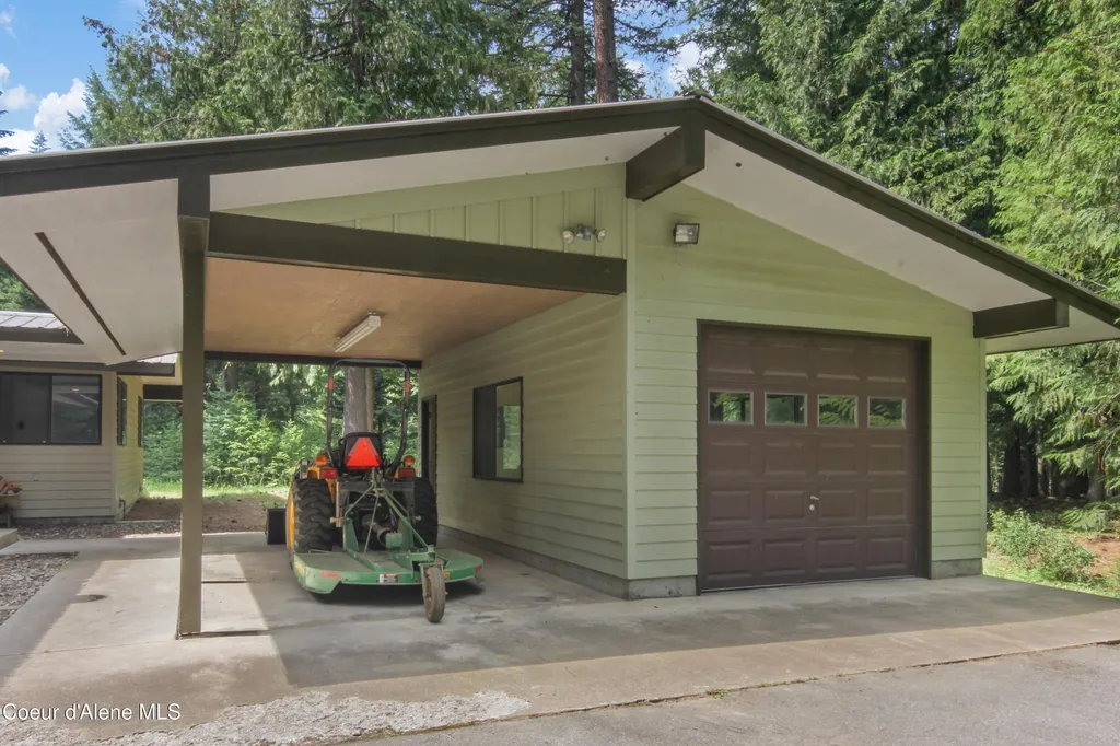 150 Denali Road Sagle ID 83860