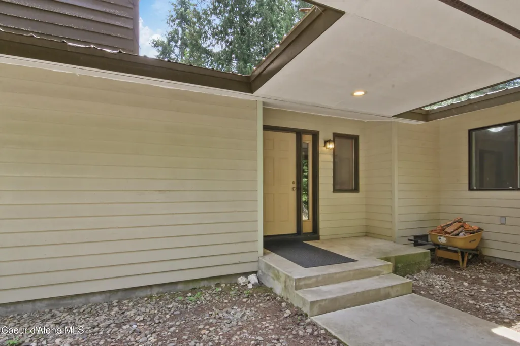 150 Denali Road Sagle ID 83860