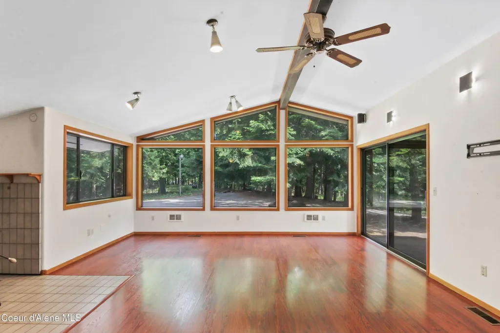 150 Denali Road Sagle ID 83860