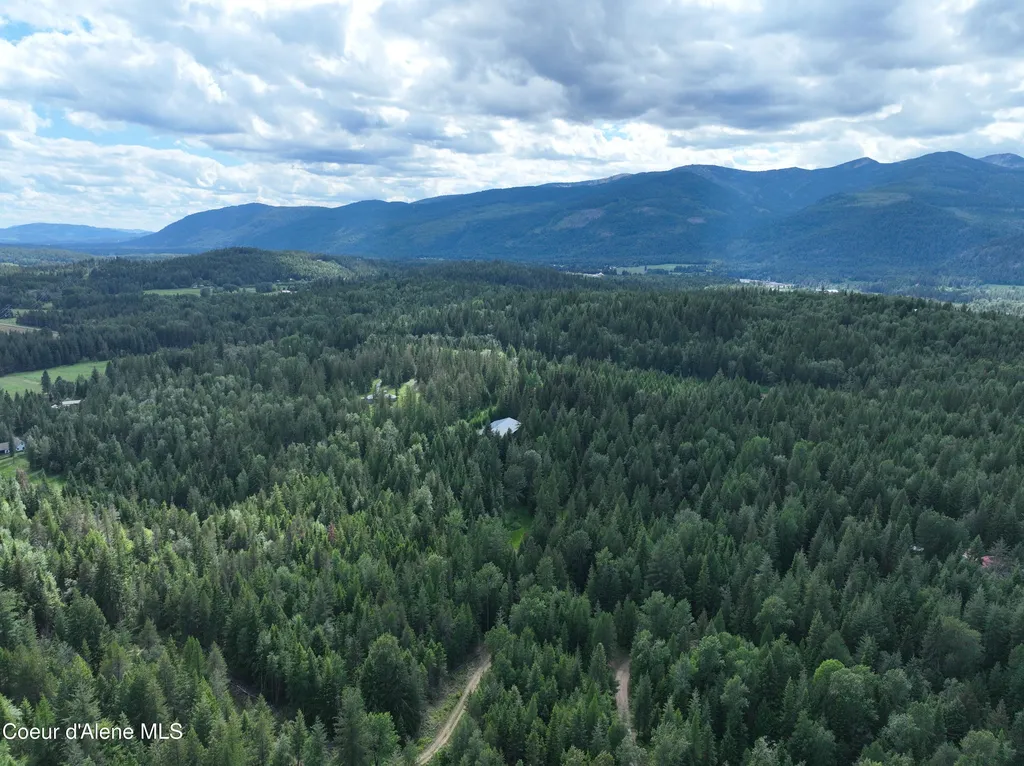 2489 N North Center Valley Road Sandpoint ID 83864
