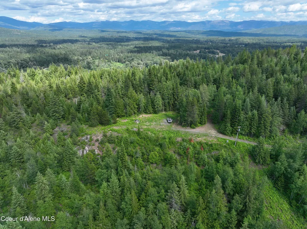 2489 N North Center Valley Road Sandpoint ID 83864