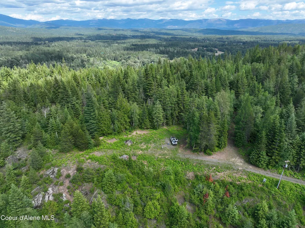 2489 N North Center Valley Road Sandpoint ID 83864