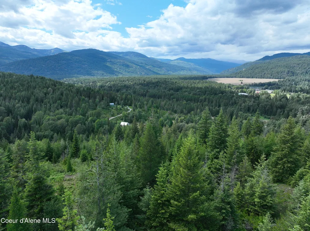 2489 N North Center Valley Road Sandpoint ID 83864