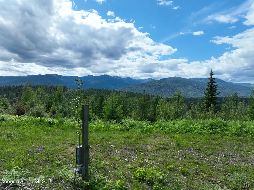 2489 N North Center Valley Road Sandpoint ID 83864