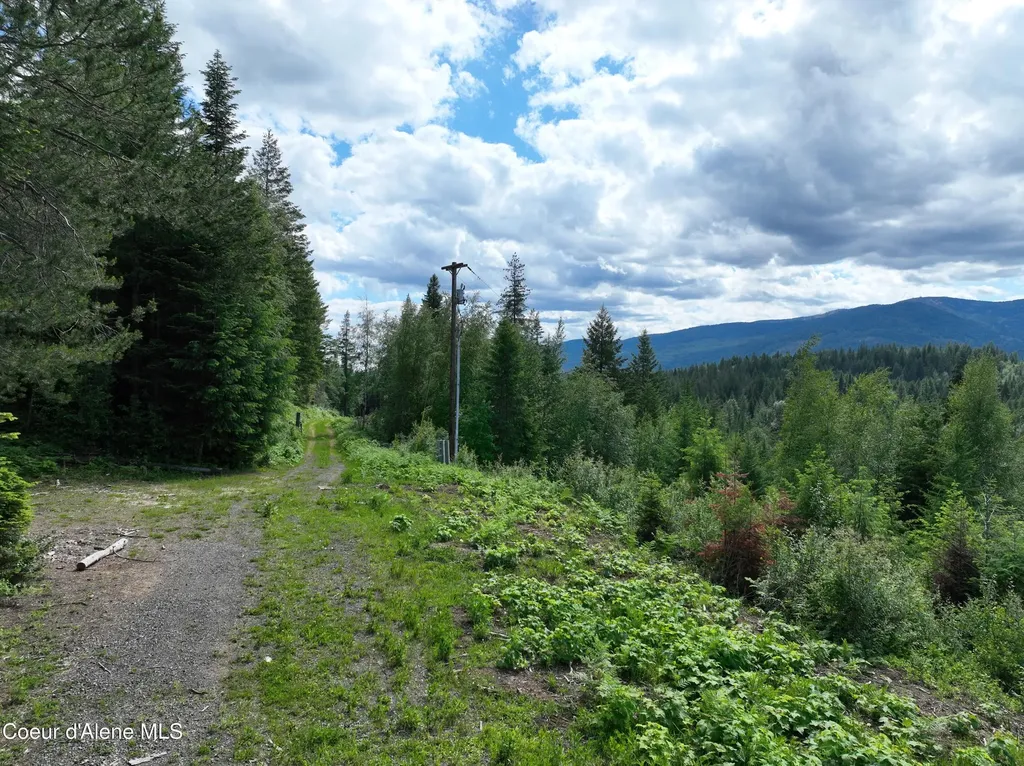 2489 N North Center Valley Road Sandpoint ID 83864