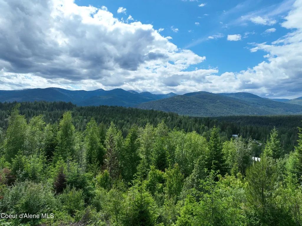 2489 N North Center Valley Road Sandpoint ID 83864