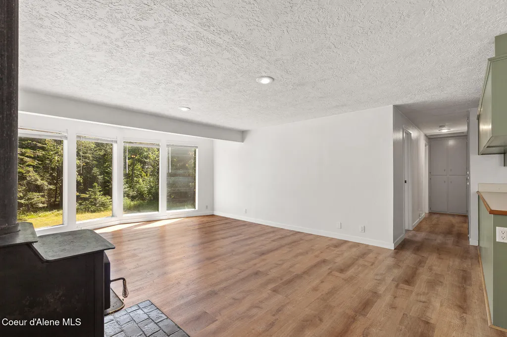 948 N Wrenco Road Sandpoint ID 83864