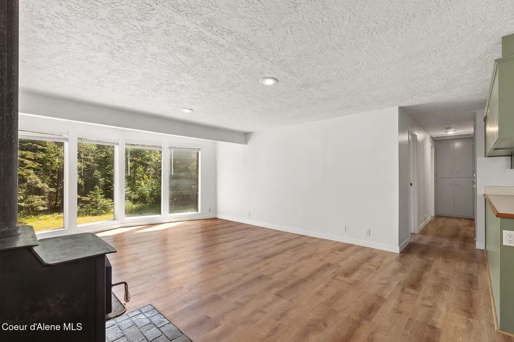 948 N Wrenco Road Sandpoint ID 83864