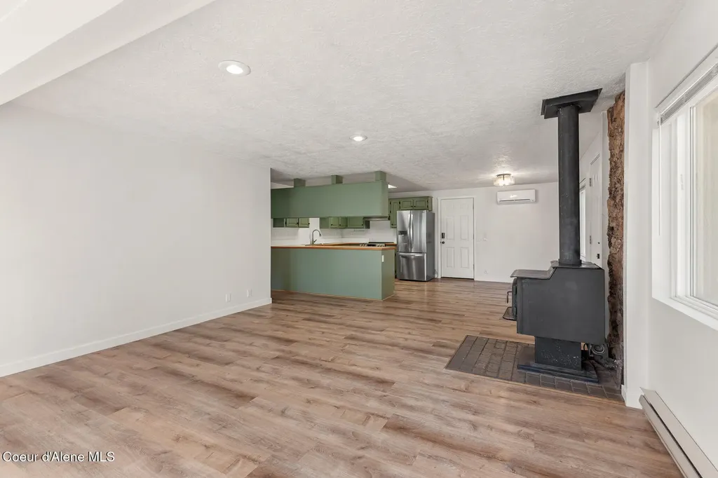 948 N Wrenco Road Sandpoint ID 83864