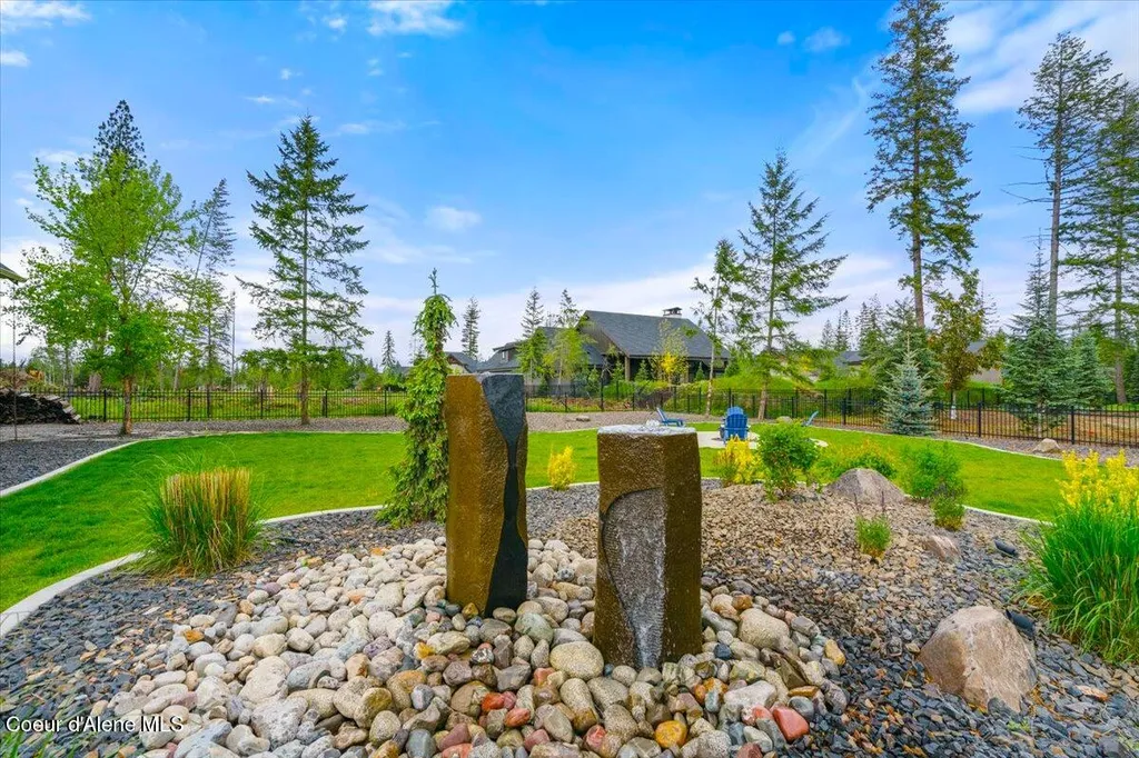 11633 N Spiraea Lane Hayden ID 83835