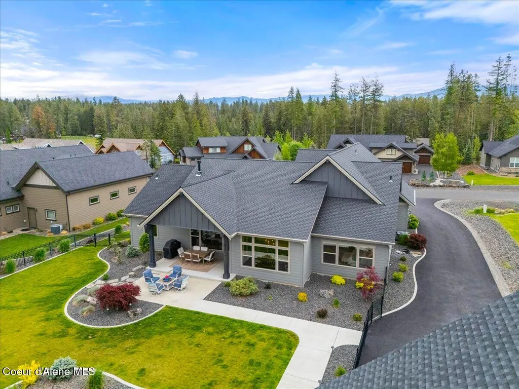11633 N Spiraea Lane Hayden ID 83835