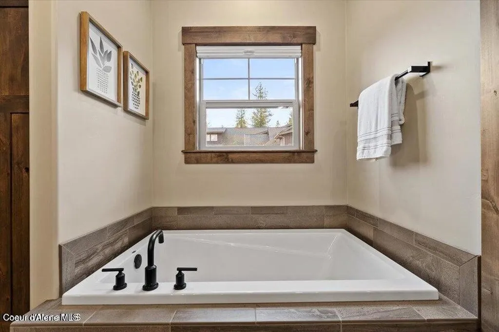 11633 N Spiraea Lane Hayden ID 83835