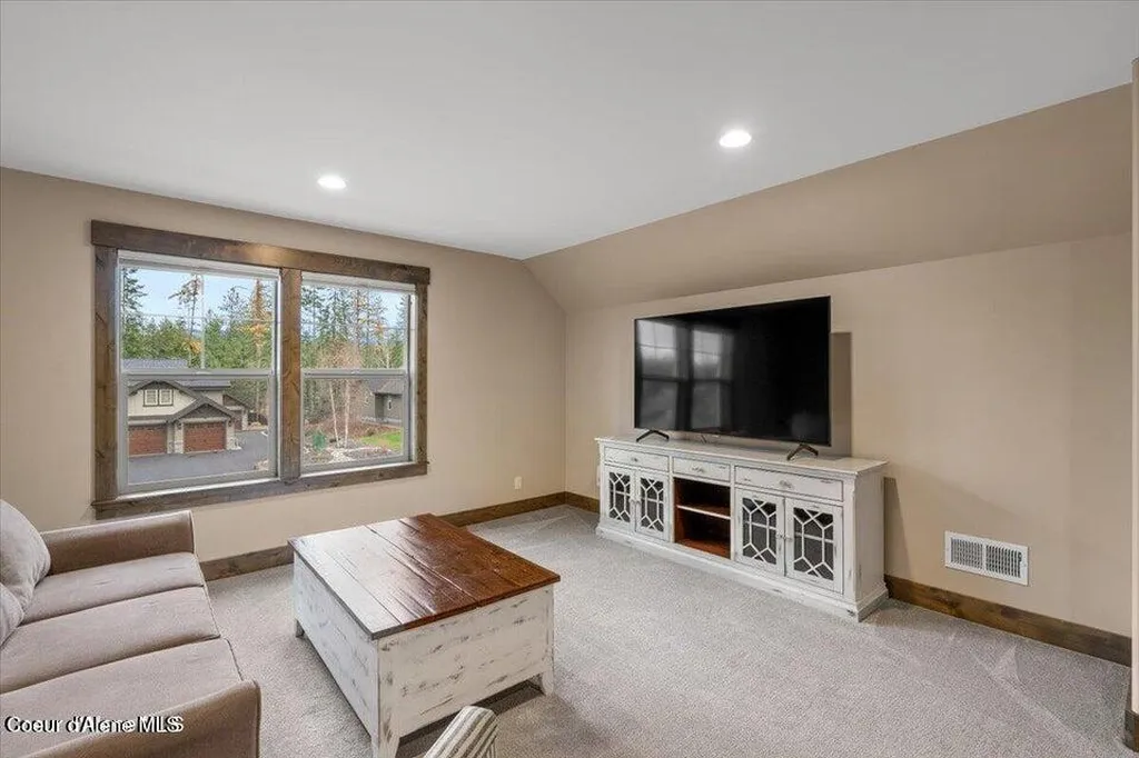 11633 N Spiraea Lane Hayden ID 83835