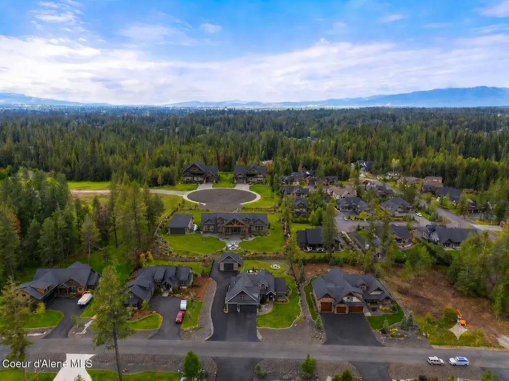 11633 N Spiraea Lane Hayden ID 83835