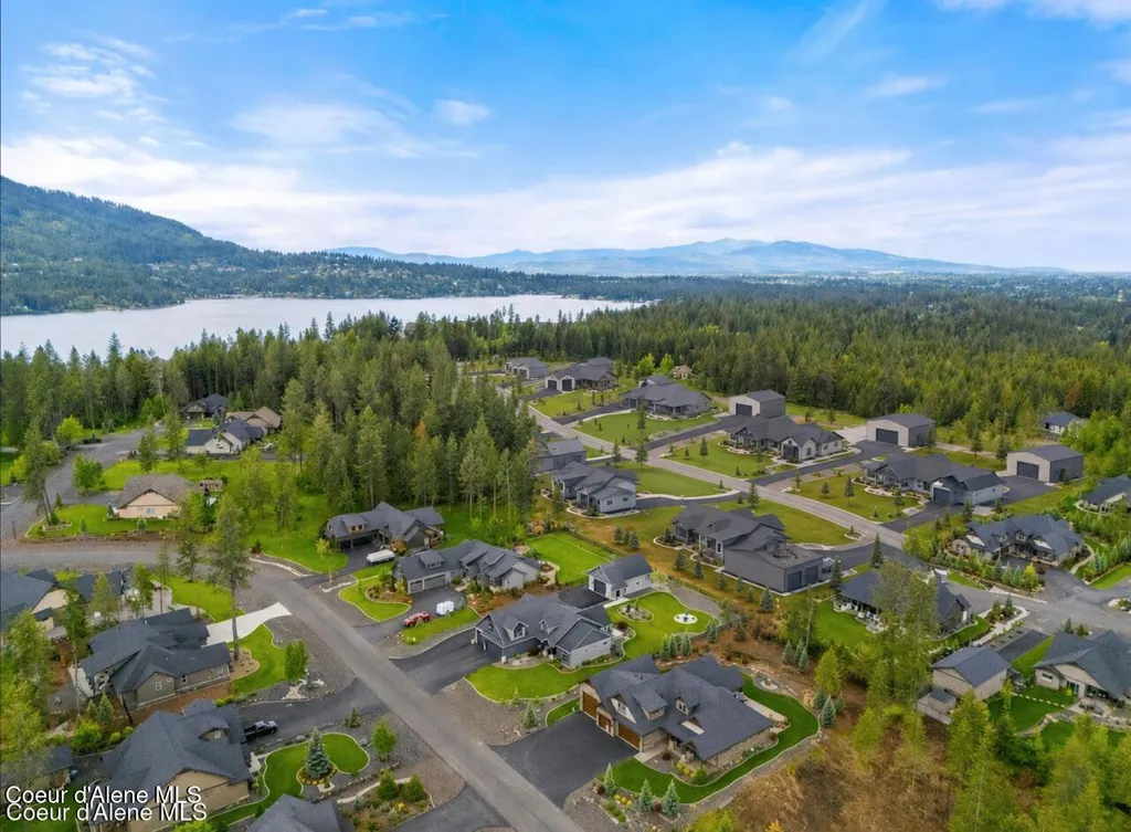 11633 N Spiraea Lane Hayden ID 83835