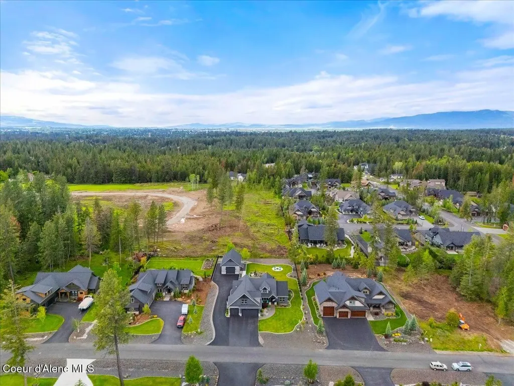 11633 N Spiraea Lane Hayden ID 83835