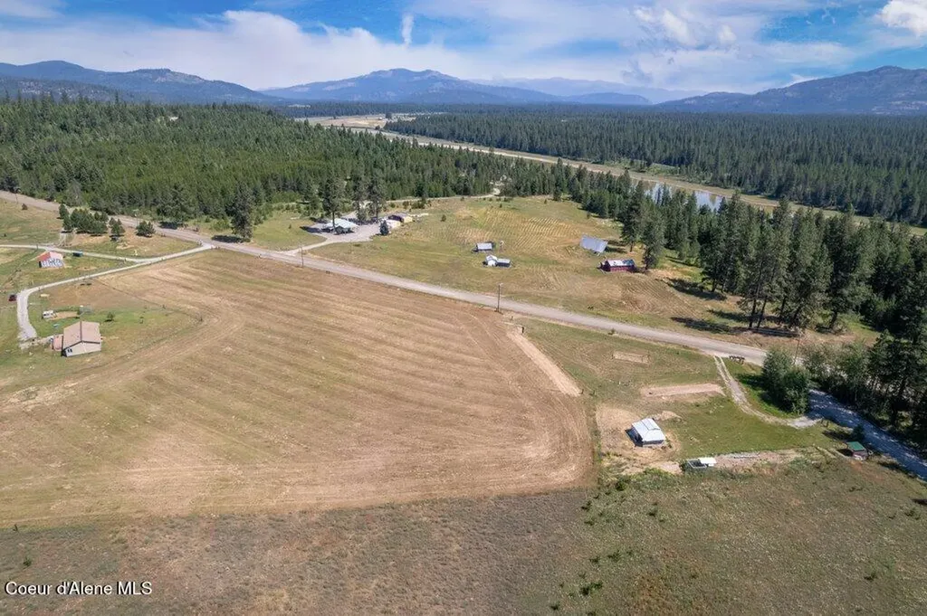 30 Sawbuck Road Spirit Lake ID 83869