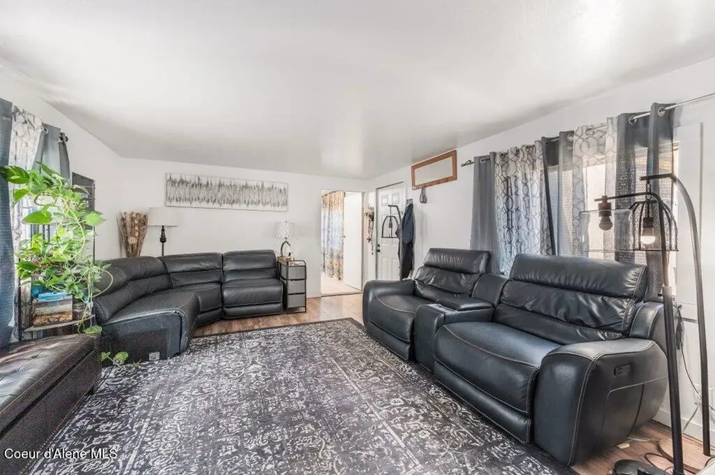 3250 W Hudlow Drive Post Falls ID 83854